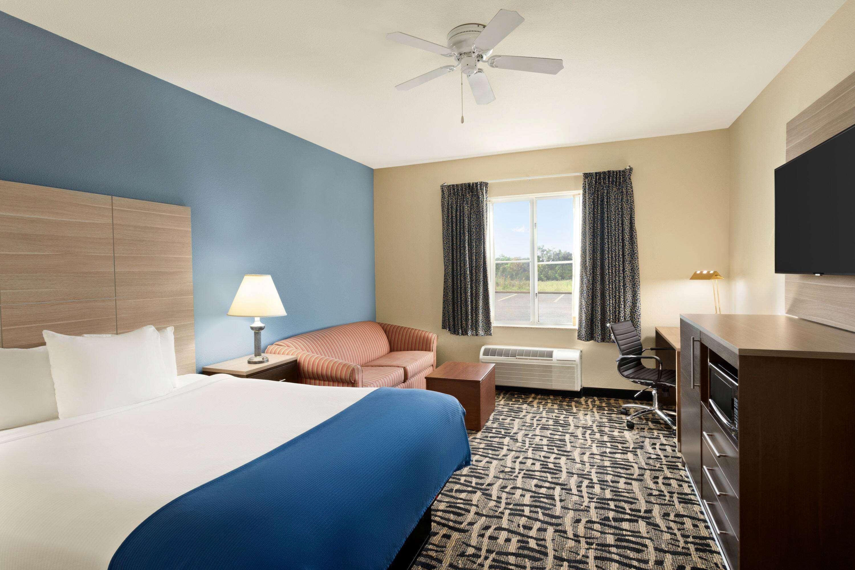 Hotel Baymont By Wyndham Ft. Leonard/Saint-Robert Exterior foto