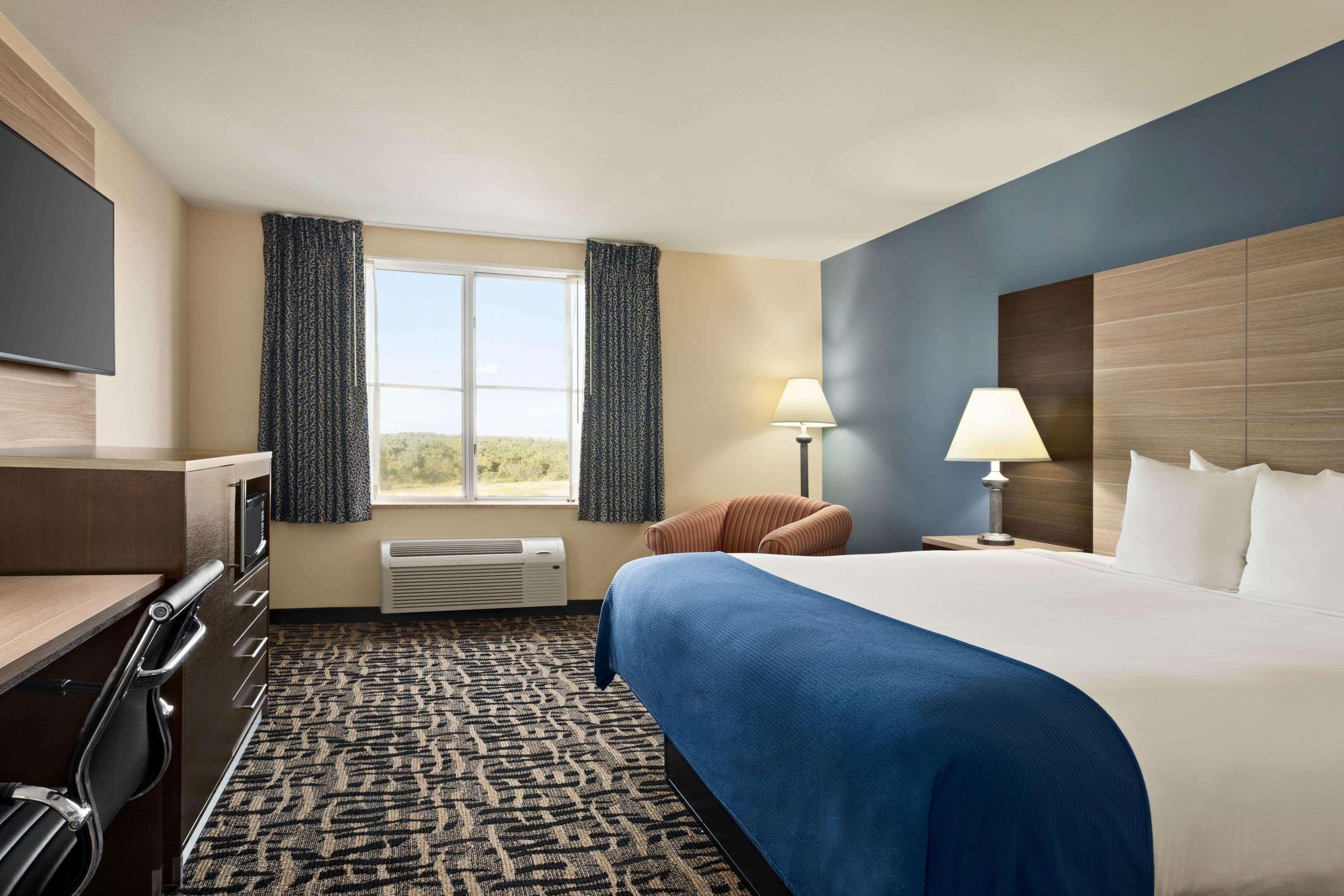 Hotel Baymont By Wyndham Ft. Leonard/Saint-Robert Exterior foto