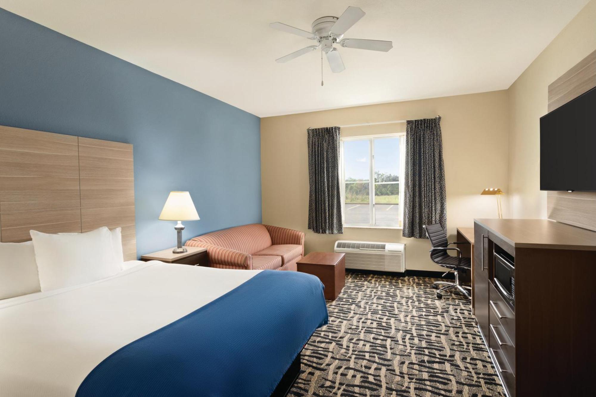 Hotel Baymont By Wyndham Ft. Leonard/Saint-Robert Exterior foto